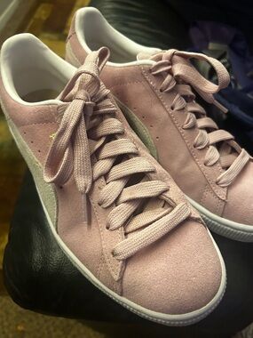Puma suede Classics pink women’s size 7